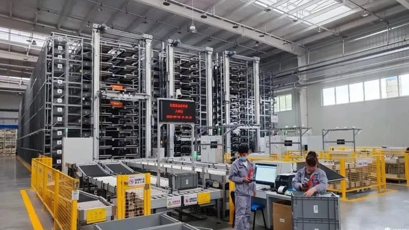 窄通道电动叉车尺寸：揭秘其选型与适用场景**